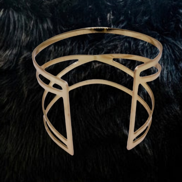 🎄10/$20. Gold Tone Open Cuff Metal Bracelet - Picture 5 of 6